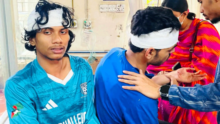 নারায়ণগঞ্জে ৩ এনসিপি কর্মীকে ছুরিকাঘাত